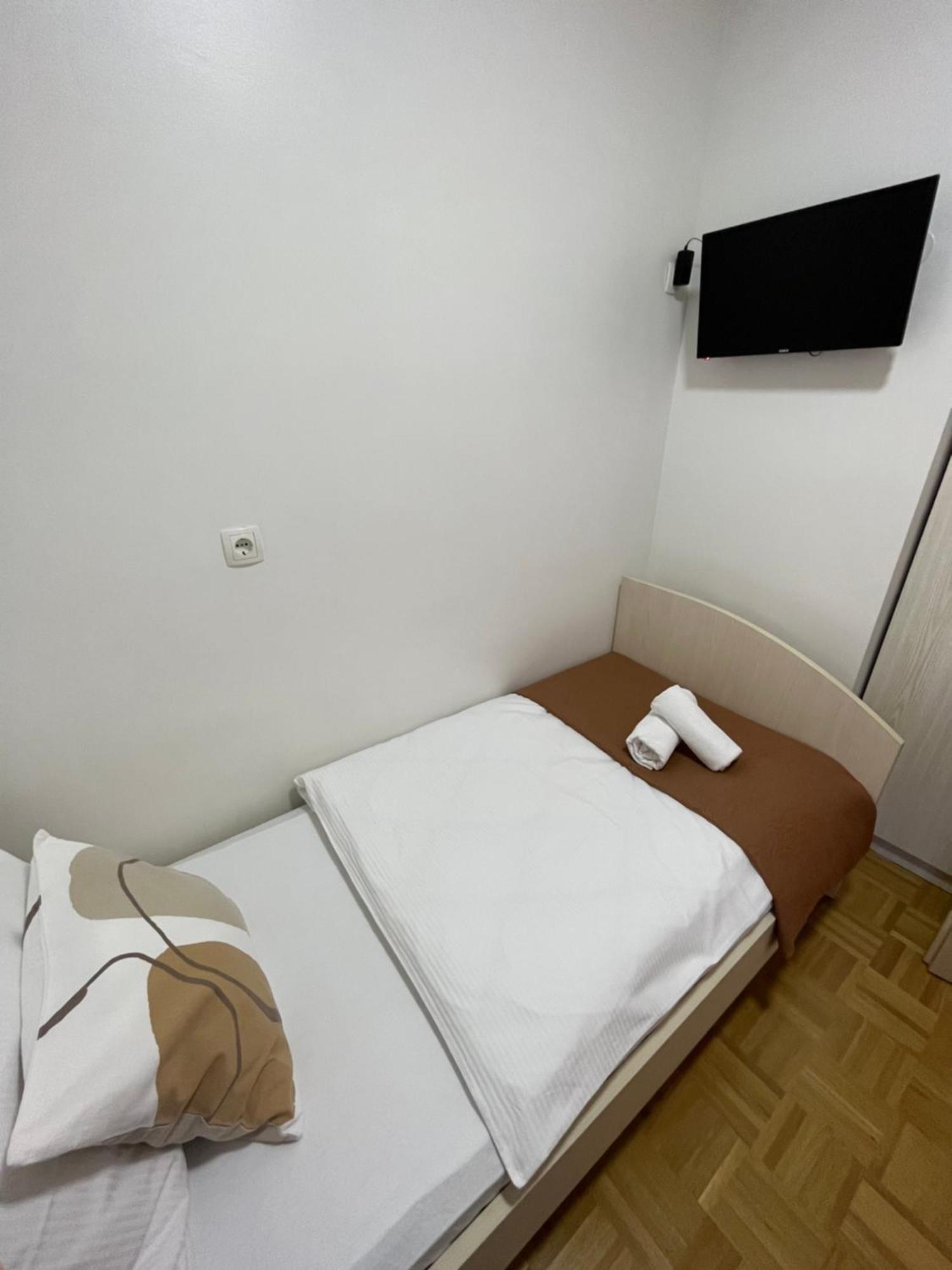 Apartamento For5 Ðakovo Exterior foto