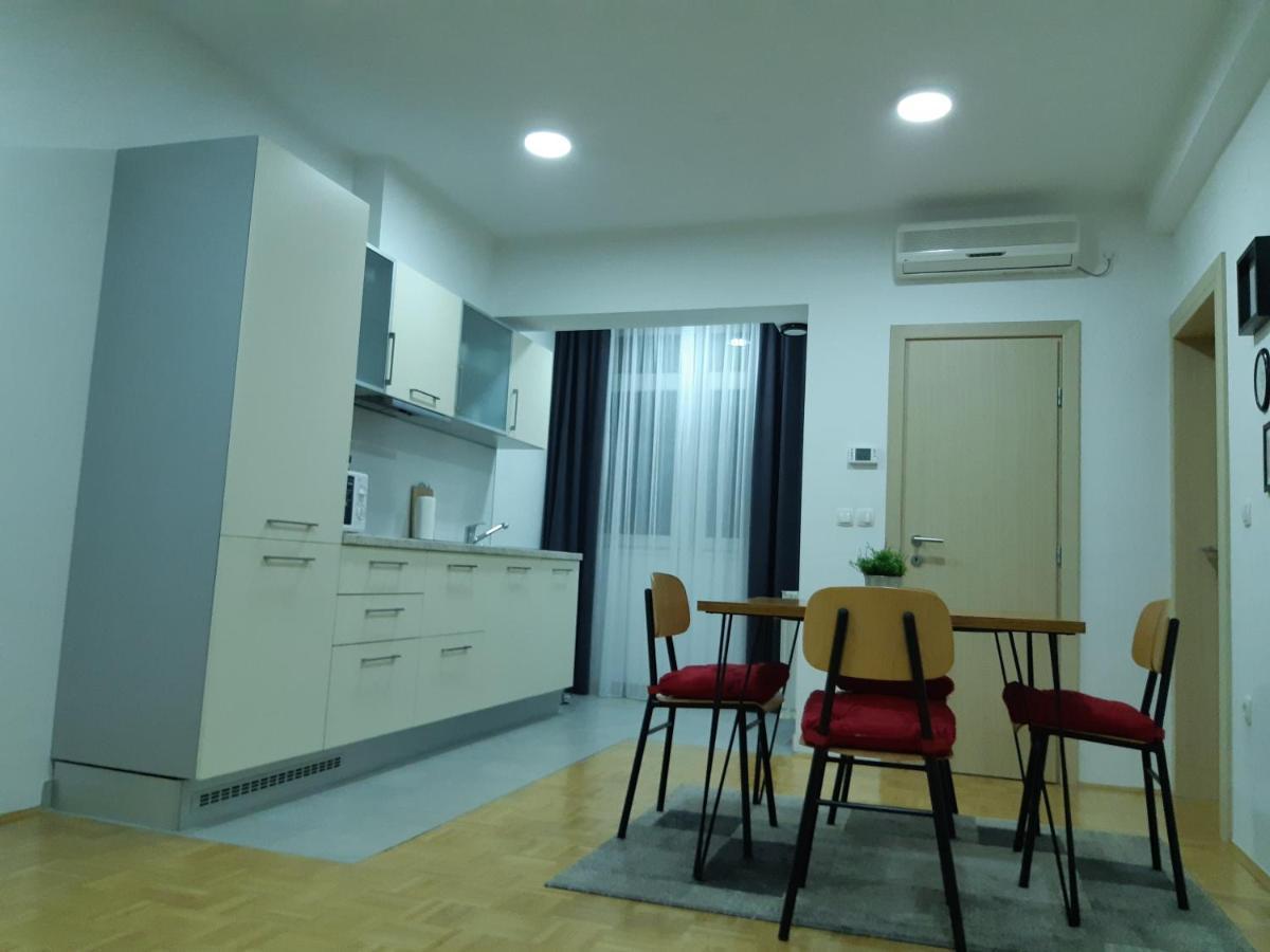 Apartamento For5 Ðakovo Exterior foto